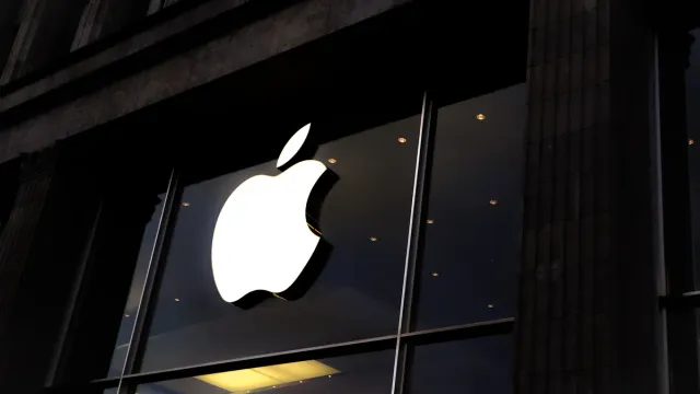 blog.calif.io — Five Days vs. Five Years: Apple's New Kernel Defense, Cracked